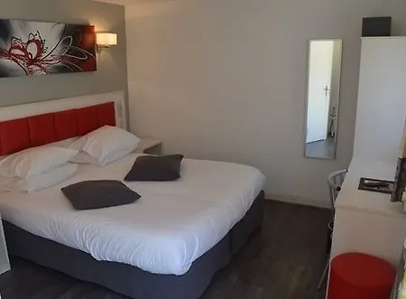 Отель Le Patio - Довиль